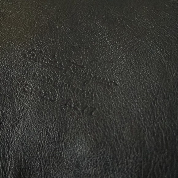 Salvatore Ferragamo black supple Leather Belt pull thru closure - Picture 4 of 9